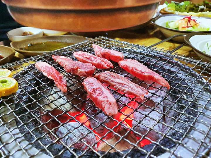 식객 허영만 백반기행 조성모 편 갈비살 숯불 갈빗살 구이 3대째 노포 집된장찌개 경주 맛집 소개