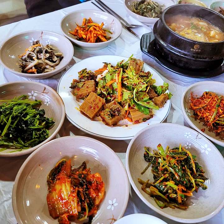 토요일은 밥이좋아 예산 수덕사 산채정식 맛집 영양 돌솥 청국장 더덕 구이 한정식 예산10미 현지인 추천 토밥 좋아 방송정보