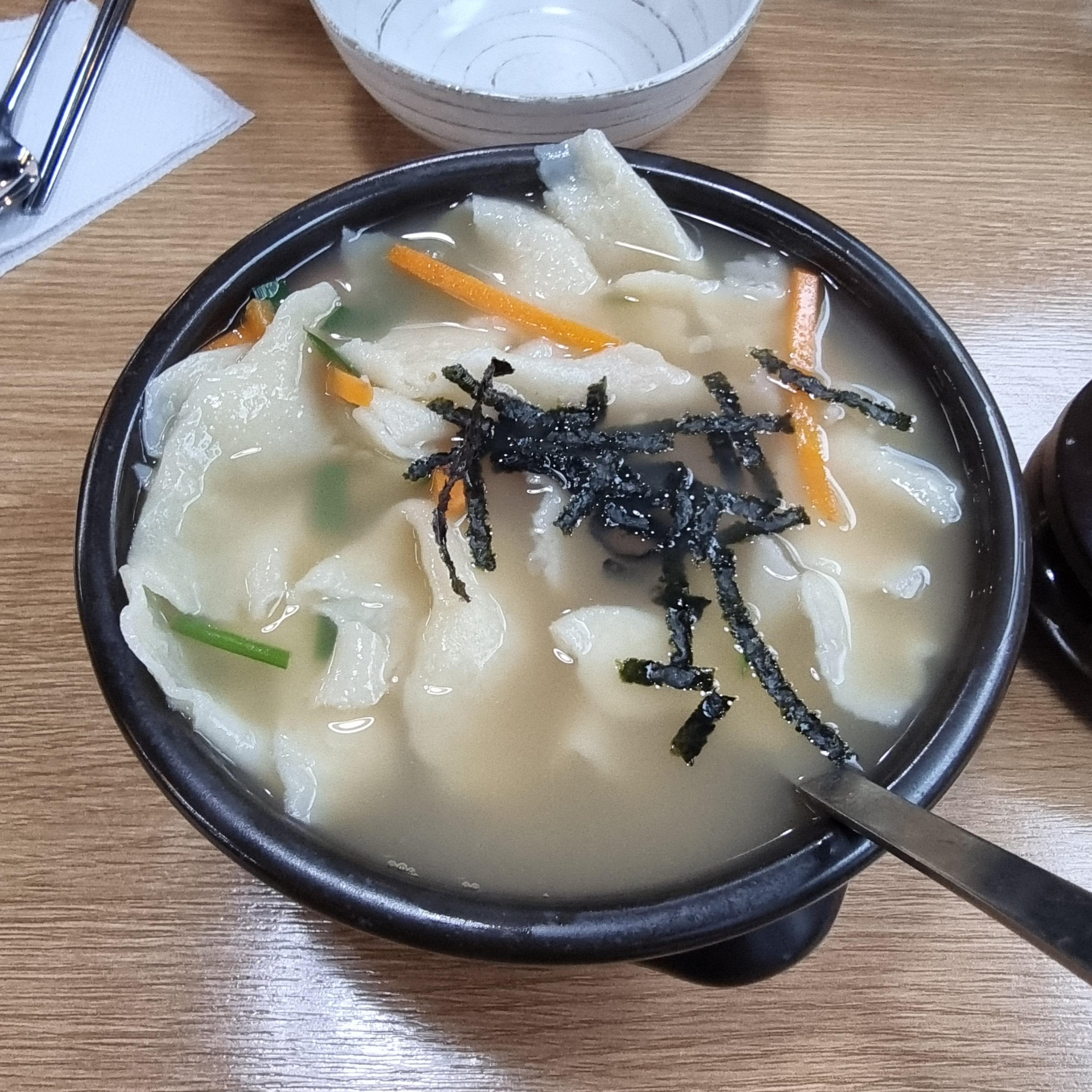 삼청골명가 더수제비 선릉직영점 수제비