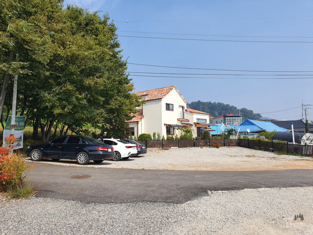제부도 한옥 카페 물레 주차장
