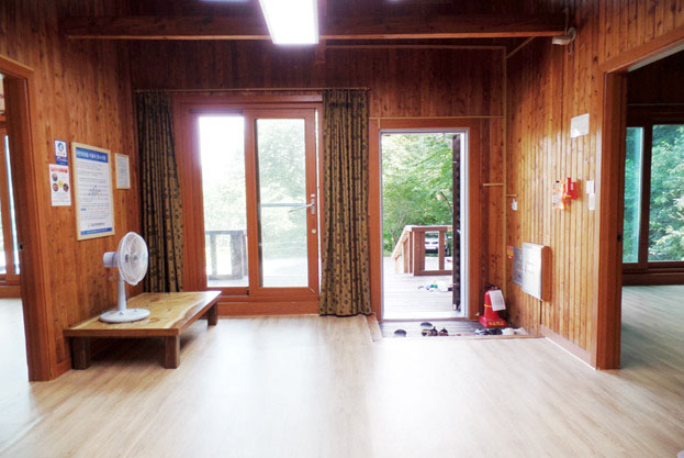 국립오서산자연휴양림 숲속의 집 내부 사진