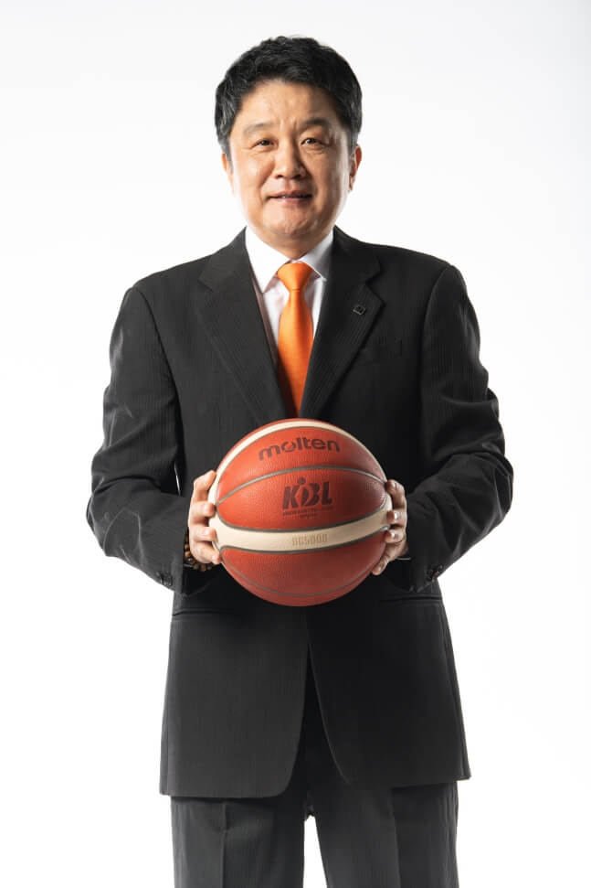 유도훈의 귀환…정관장 농구, 17년 전 돌풍 다시 일으킬까