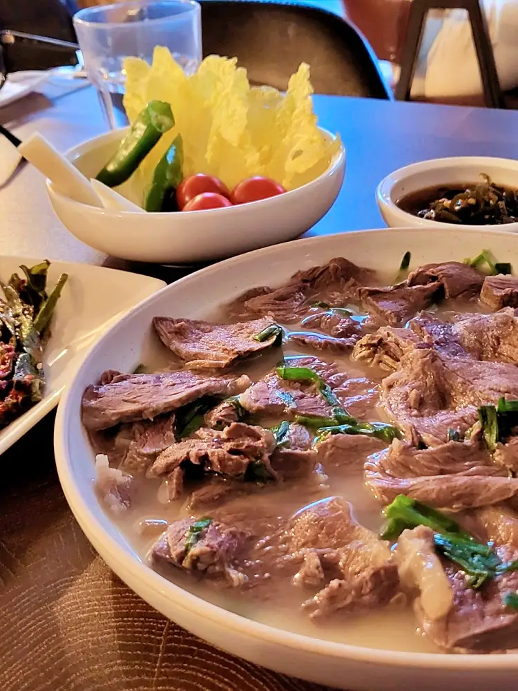 투데이 맛있는 메뉴 뭉티기 육회, 한우 아롱사태 수육, 소고기 전골, 오드레기 맛있는 족발집 추천 부산 수영 광안동 맛집