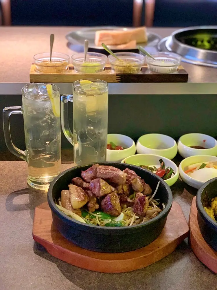 돈 잘버는 젊은사장 소주 맥주 없는 특급 그릴링 돼지 고깃집 숙성 돼지고기 그릴바 뼈등심 근고기 한남동 한남오거리 맛집 서장훈 주우재 추천 소개