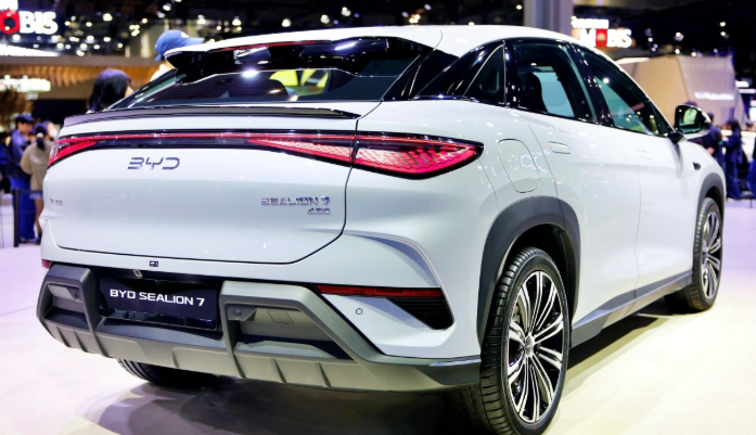 BYD 씨라이언 7 후면부