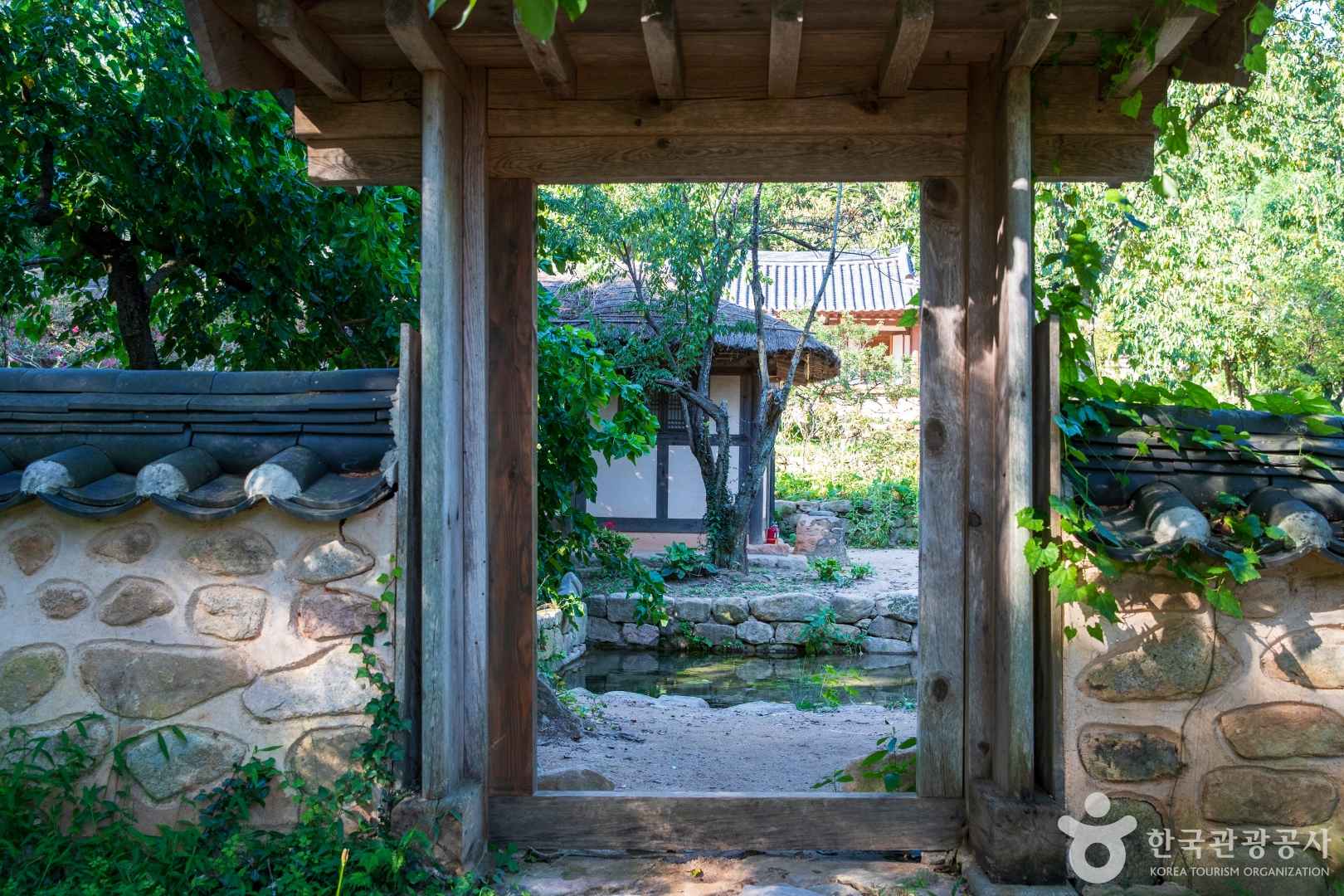 강진백운동원림