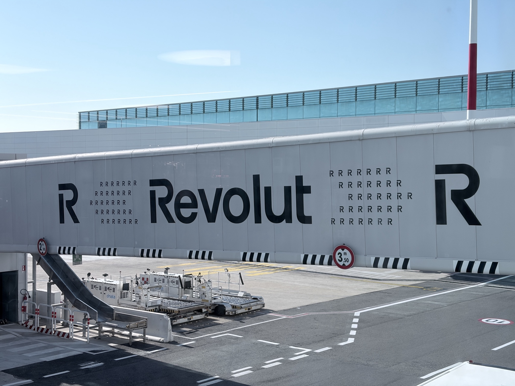 로마-피우미치노-공항-보딩브릿지