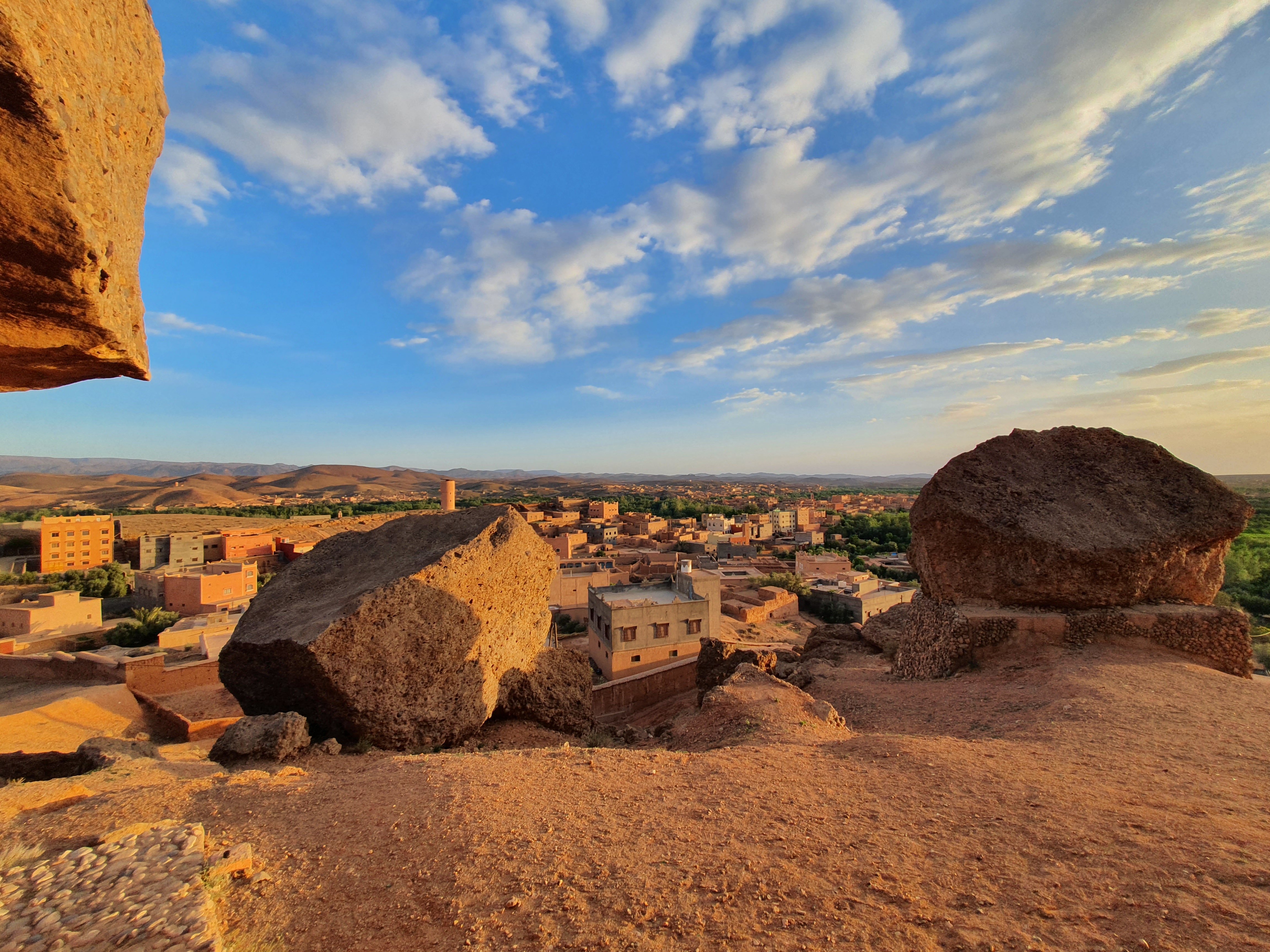모로코 아이트 세드라트 사히 엘 가르비아 타페르두트