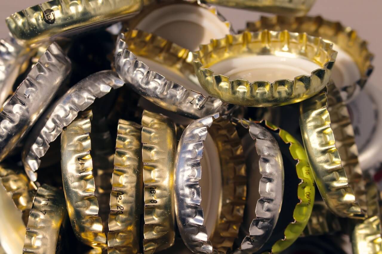 맥주병 캡으로 만드는 제로웨이스트 반려동물 용품 네임택