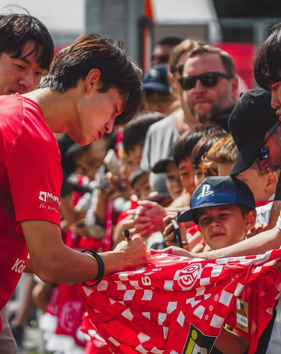 ์ด์ฌ์ฑ ๋ฐ์ด์๋ฅธ ๋ฎํจ ๋ง์ธ์ธ ํ์ด๋ผ์ดํธ