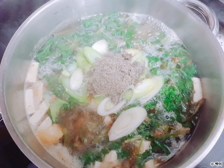 쑥국-쑥-된장국-끓이는-법-맛있게-쑥-요리