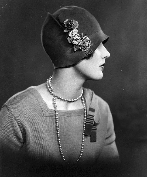 클로슈 모자 (Cloche Hat)
