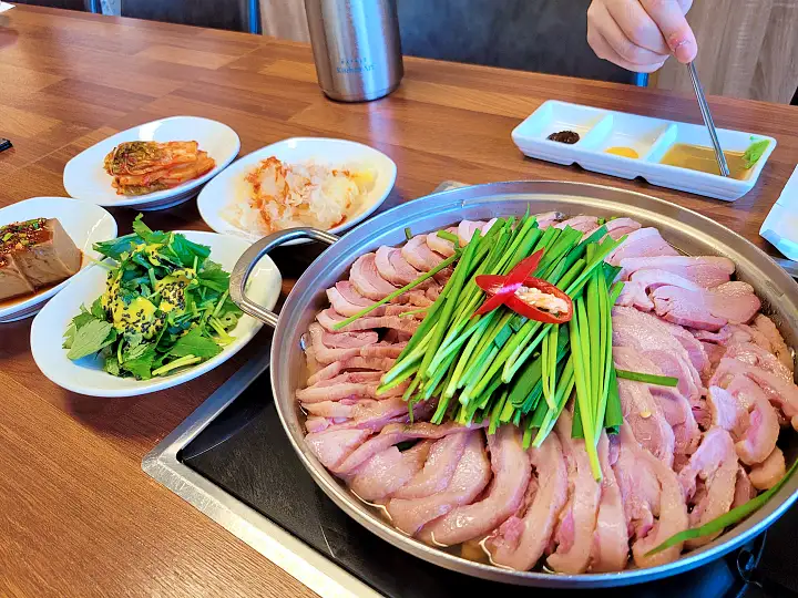 생생정보 산채 오리전골 오리탕 비빔솥밥 맛집