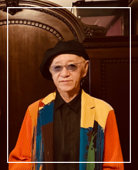 아야쓰지 유키토 작가 사진