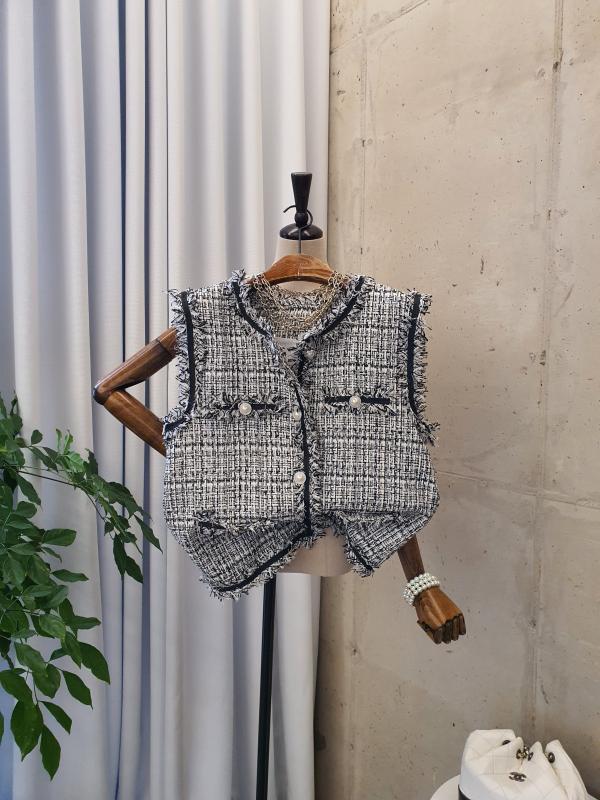 여름신상 그라티아 테잎 진주 단추 트위드 조끼
