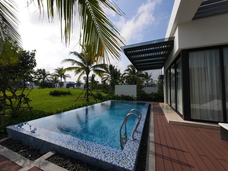 개인 풀이 함께 있는 투 베드룸 빌라 전경