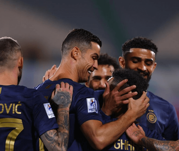 호날두 수입 1위