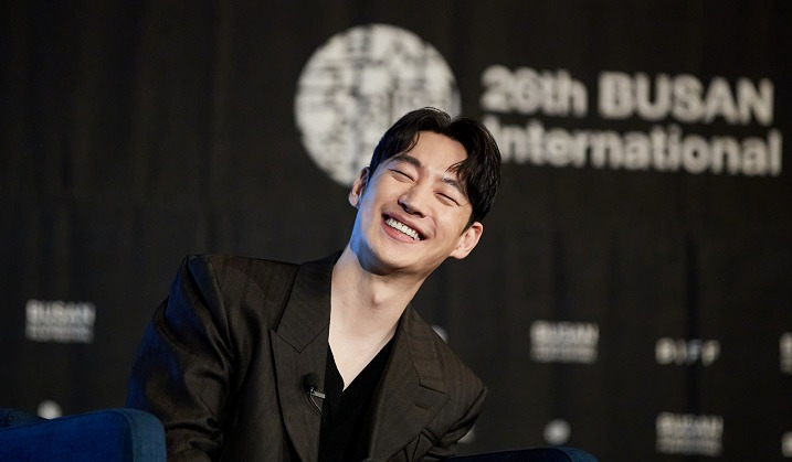 이제훈 – 현실을 비추는 연기철학, 청춘의 단면들, 변주 가능한 얼굴의 스펙트럼