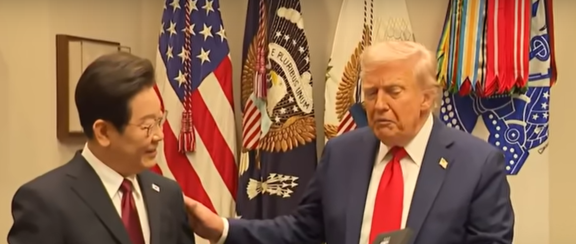 이재명 볼펜, 트럼프 볼펜, 이재명 펜, 트럼프 펜, 펜, 골프채, 볼펜, 이재명 대통령, 트럼프 대통령, 선물, 펜 선물, 볼펜 선물