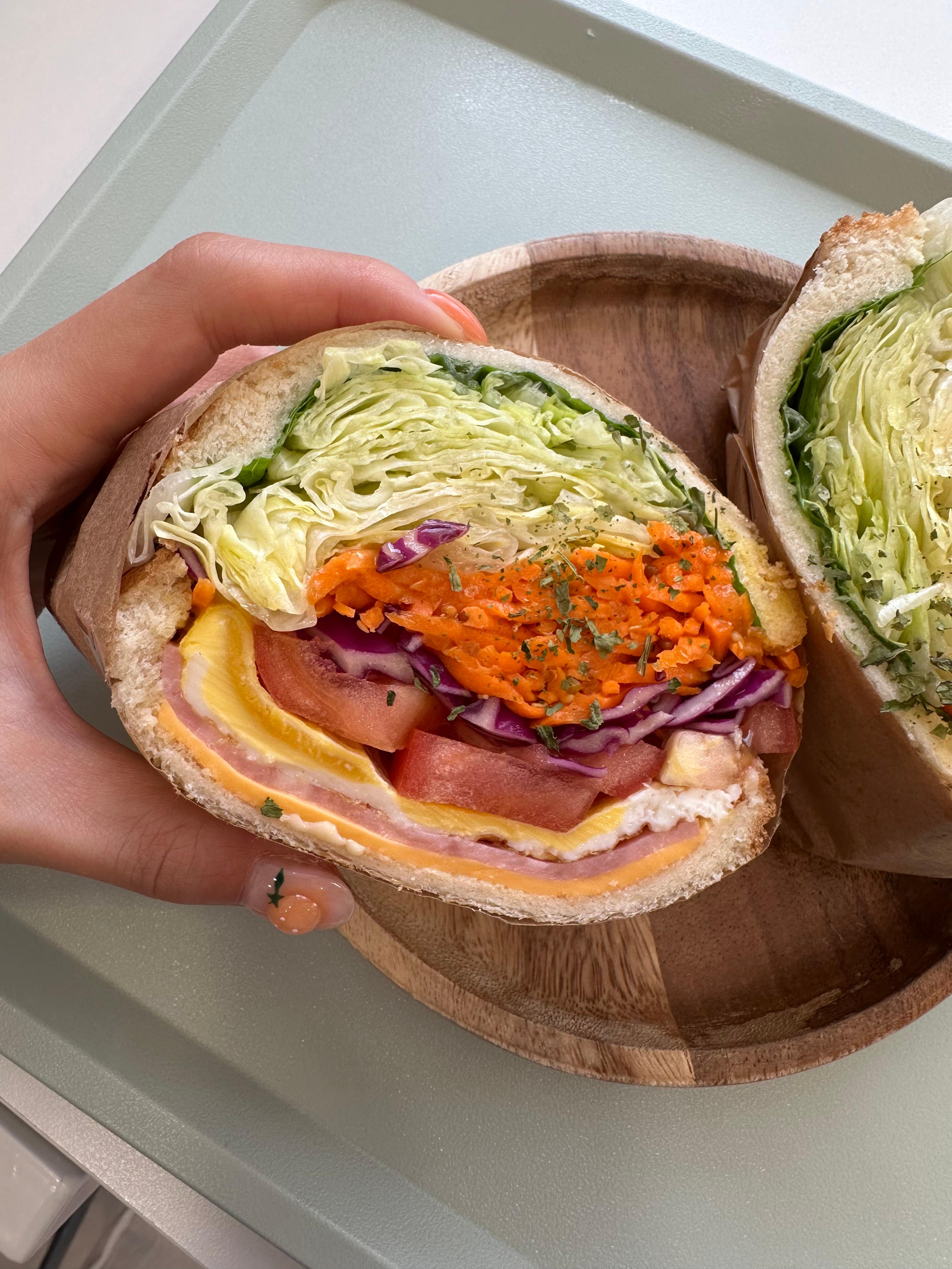 Can this even fit in your mouth? Super-Sized Veggie Bomb Cannonball Sandwich (Seoul Yongsan Samgakji Top Sandwich &mdash; healthy sandwich, famous spot, diet-friendly, packed with fresh vegetables, only around 6,000 won, also sells hot dogs, coffee discounts, great for feeling full)