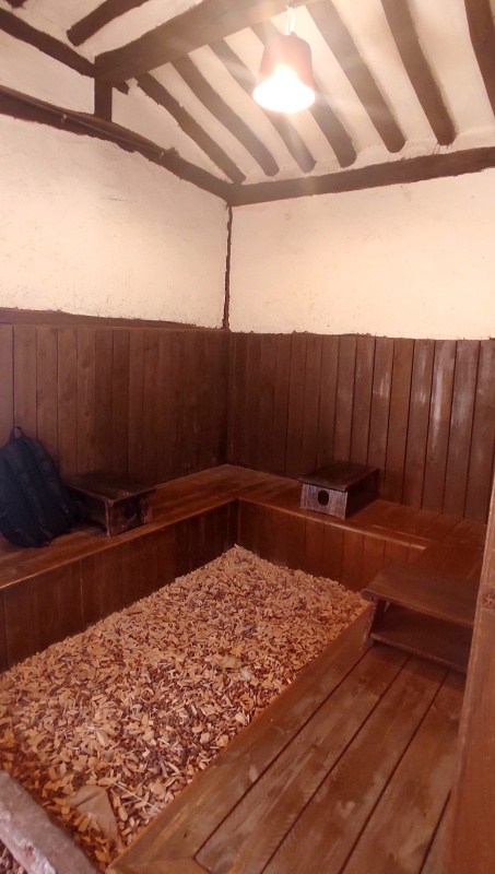 작은공간도 잘쪼개어 앉을수 있게 해놓았음