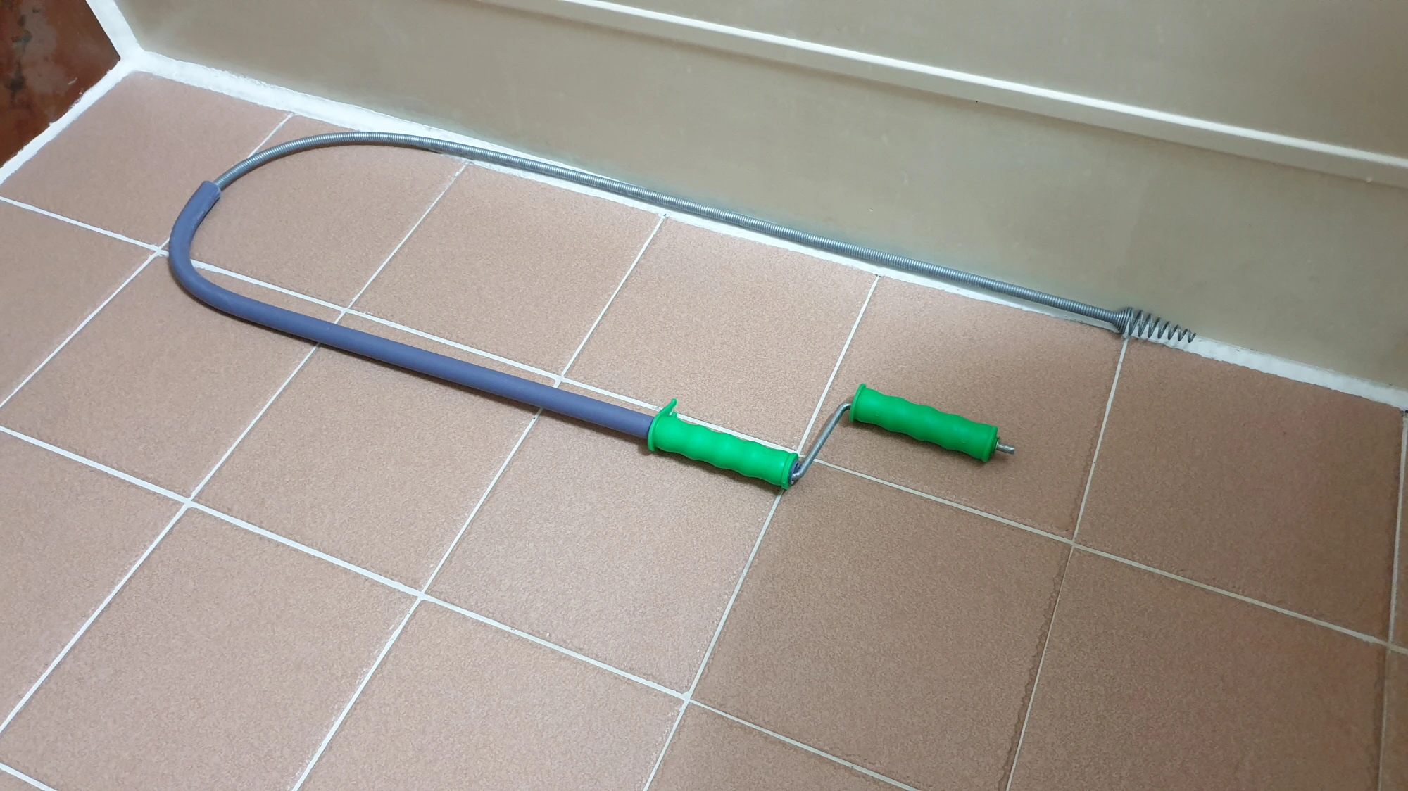 변기 뚫는 도구