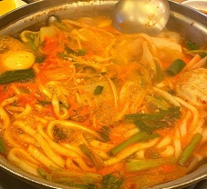 버섯매운칼국수