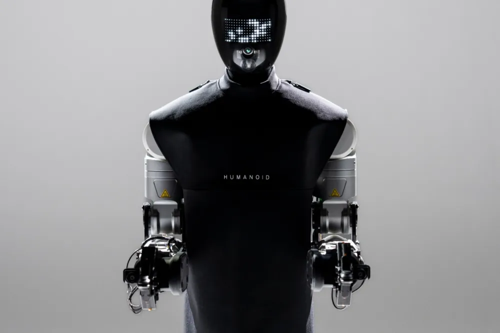 고속 액추에이터, AI 제어 시스템 등을 적용한 HMND 01