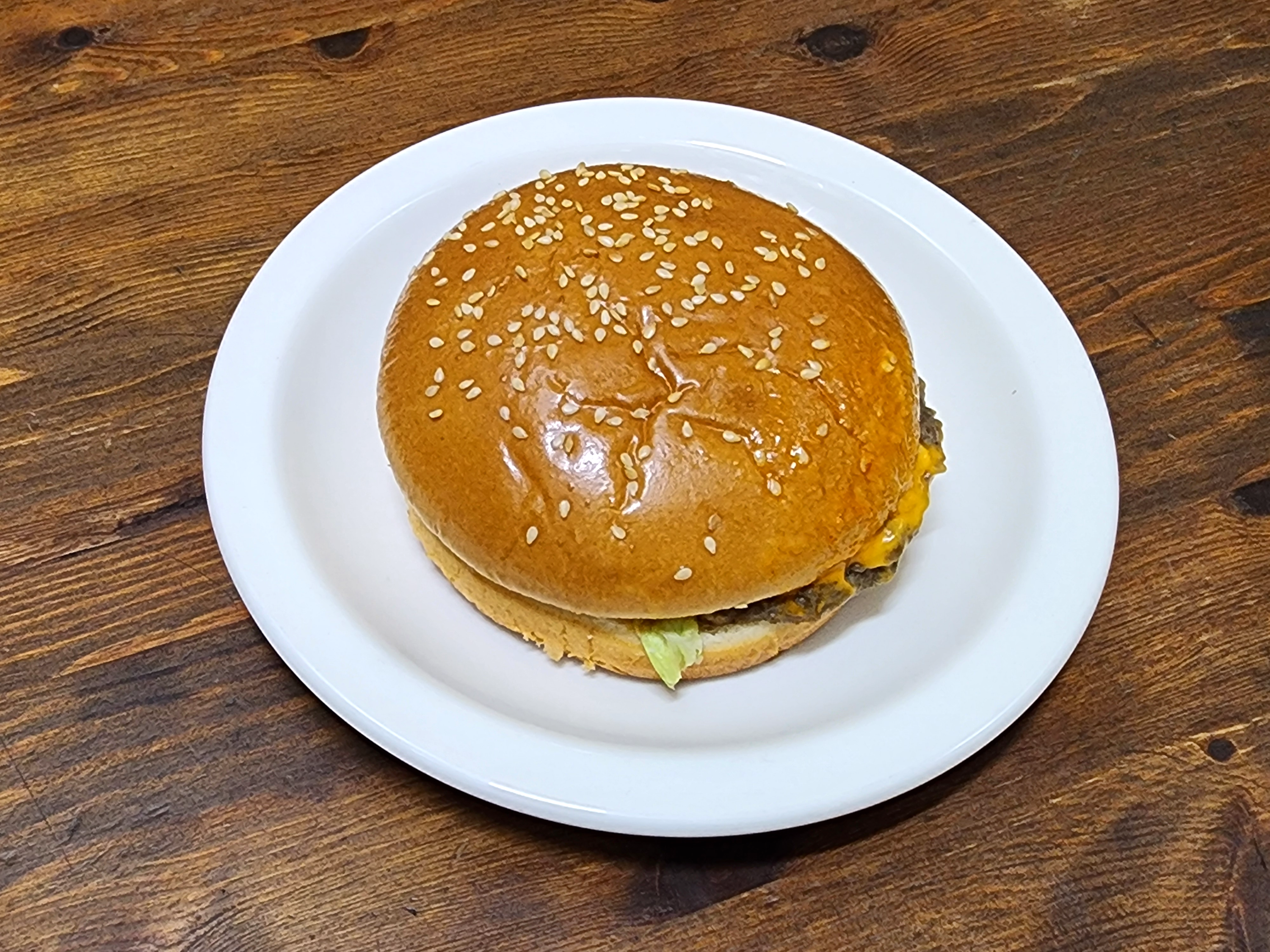 스리라차마요비프버거