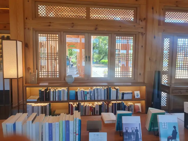 전주 가볼만한 곳 여행코스 추천 ft. 도서관 여행