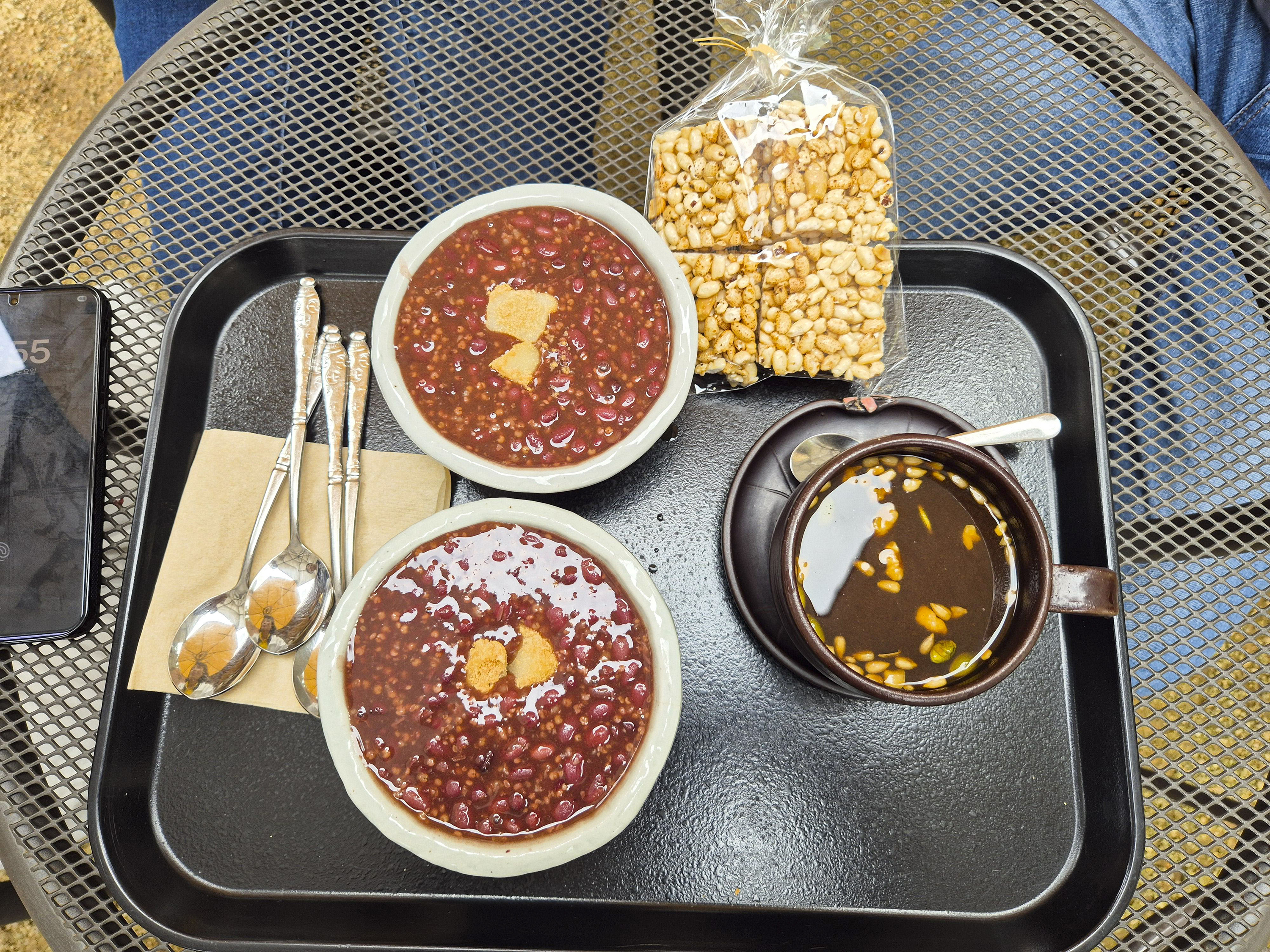 진관사 카페에서 먹은 단팥죽과 쌍화차