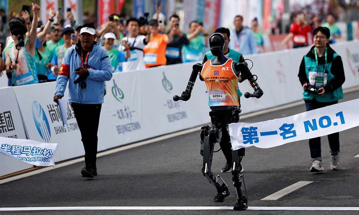 세계 최초 로봇 하프마라톤 완주