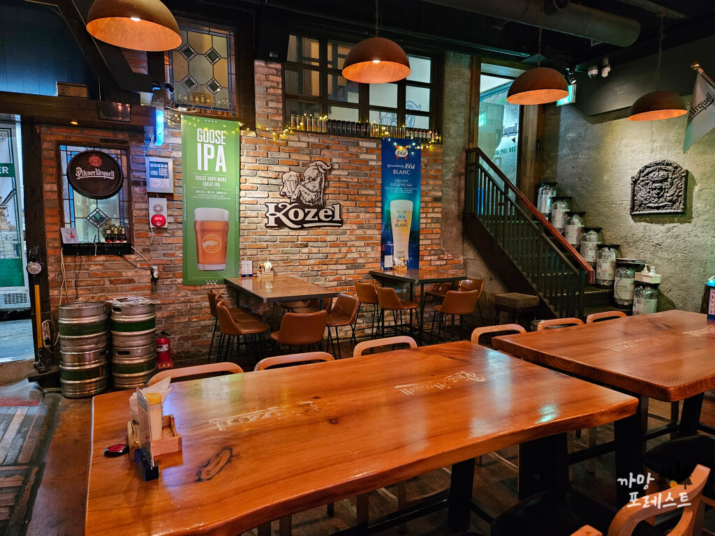 나즈드라비 강남대로점 분위기