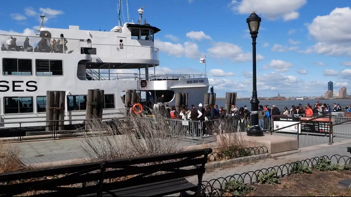 배터리파크에서 페리타기