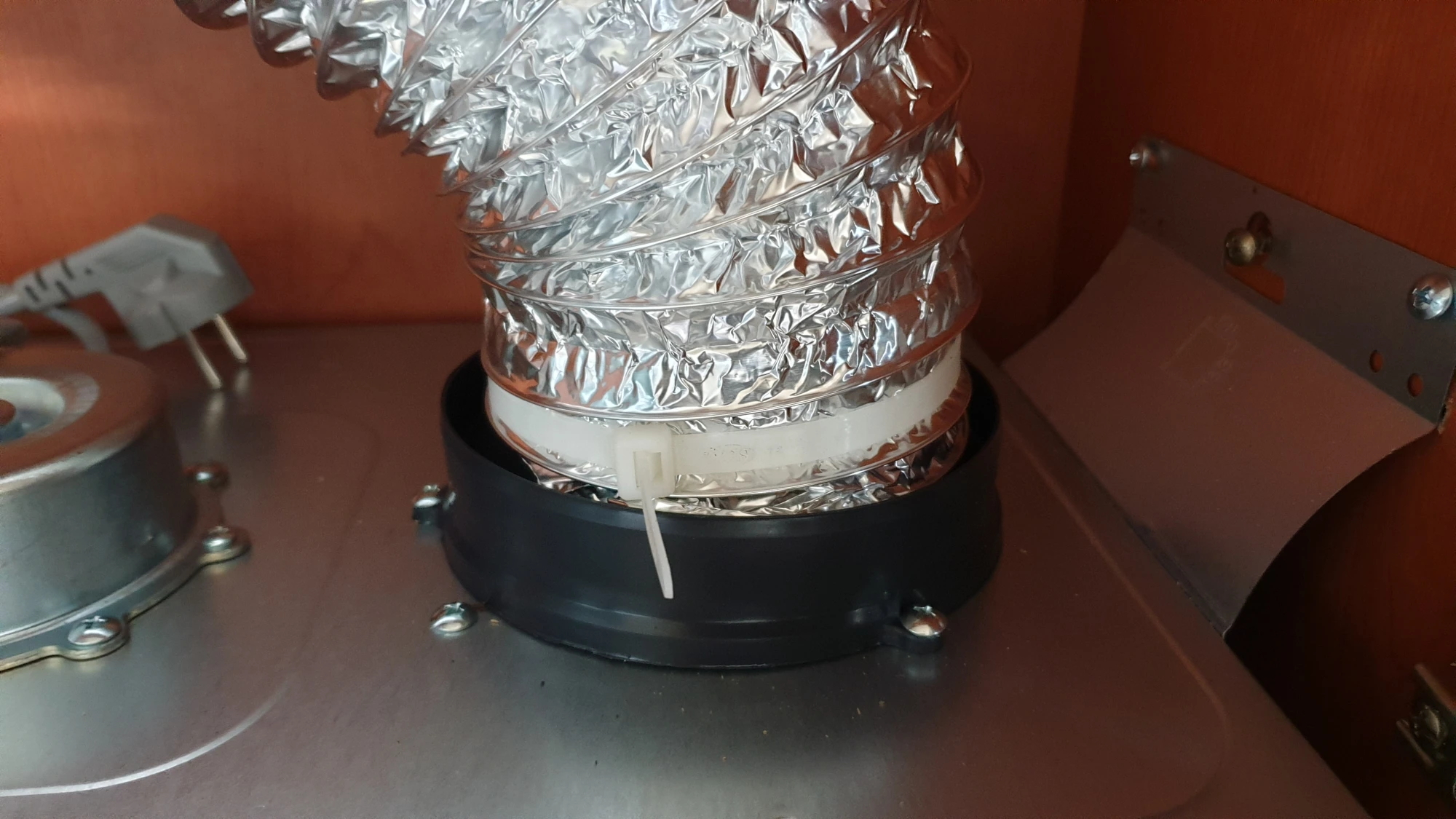 후드 케이블 타이