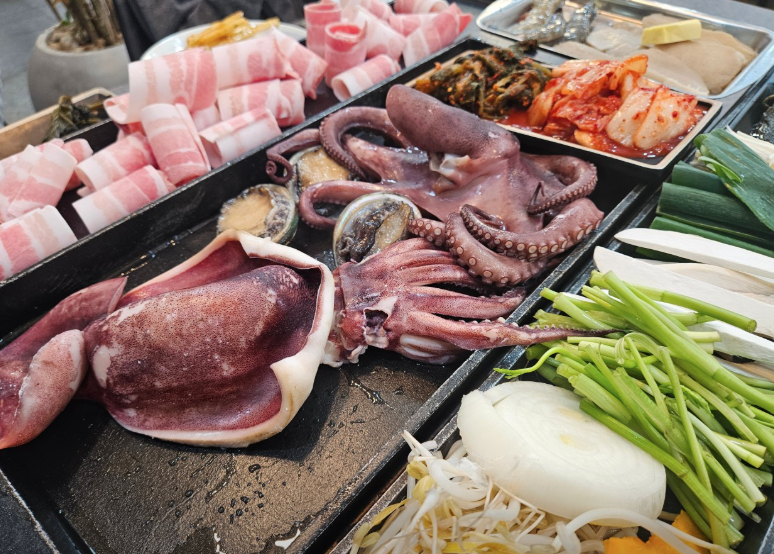 신선한 해산물과 삼합이 끝내주는 ‘샤브리안’