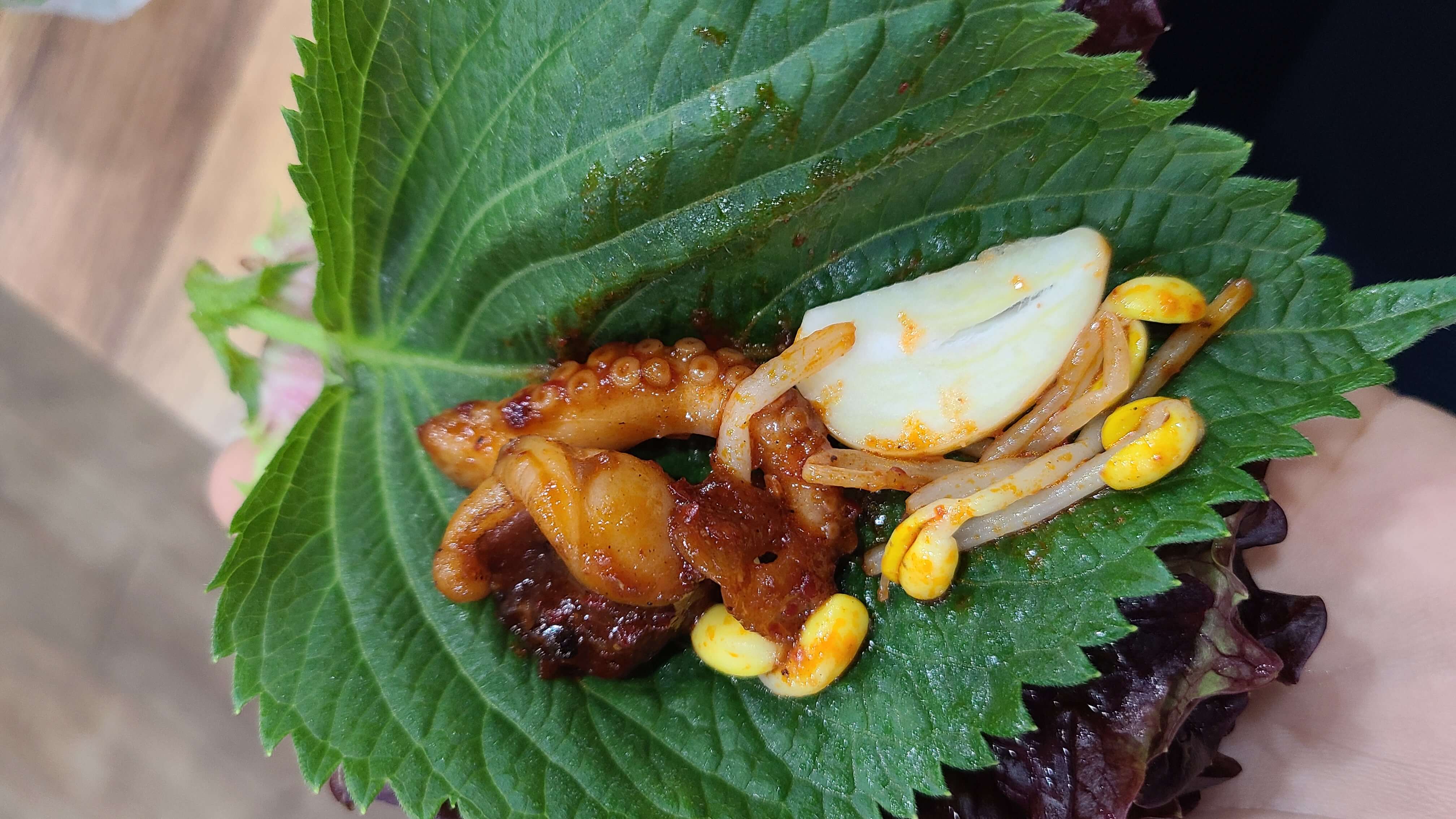 통큰손쭈꾸미마을-쭈꾸미-쌈싸먹기