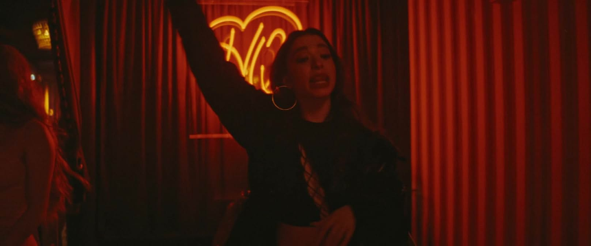 영화 '아노라' (Anora) 리뷰 - 강렬한 스토리와 현실적인 로맨스!