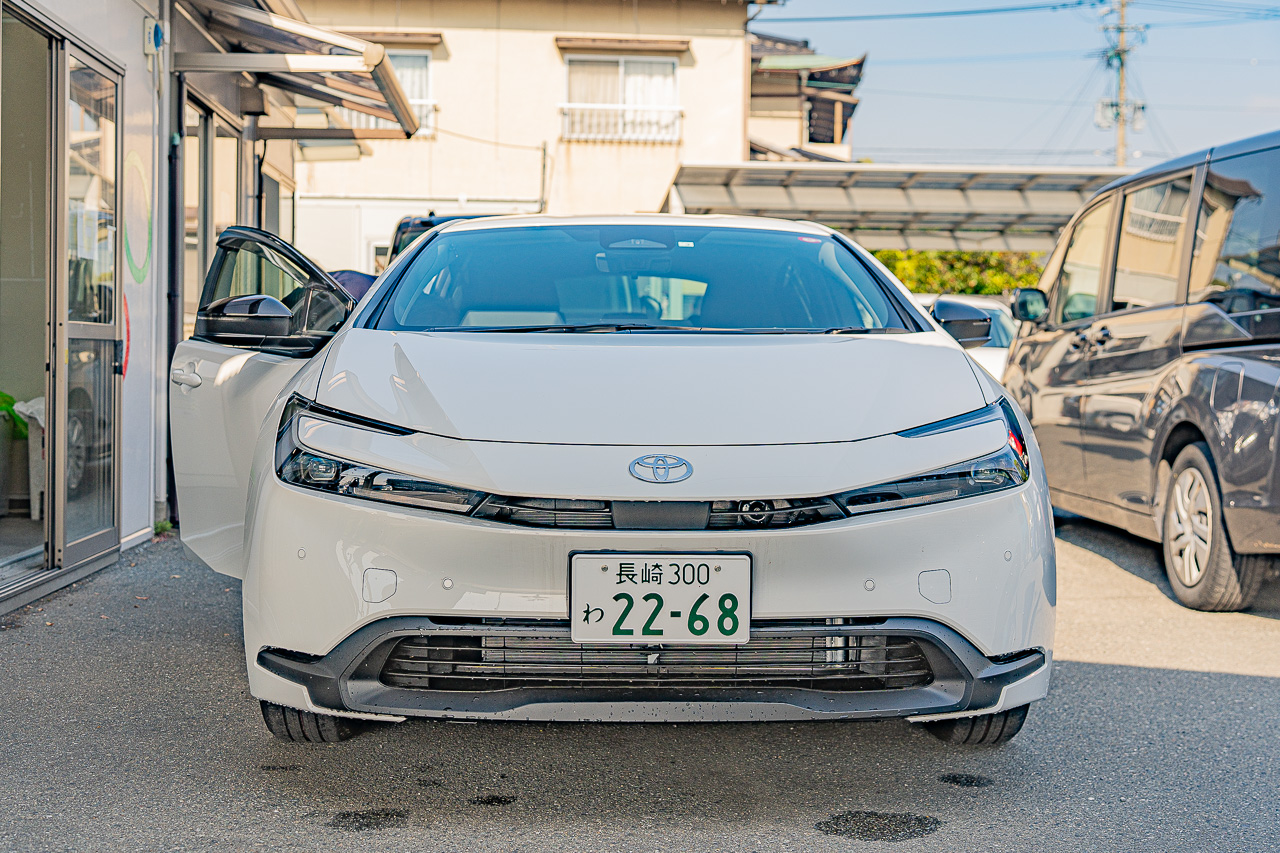 2023년 신형 프라우스의 앞면