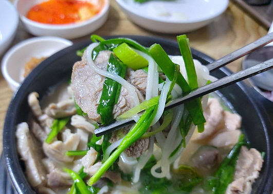 월강부산돼지국밥 소면
