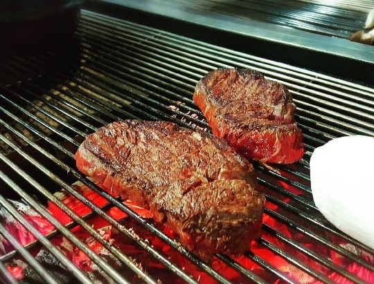 과천 한우 정육식당 '어울더울'