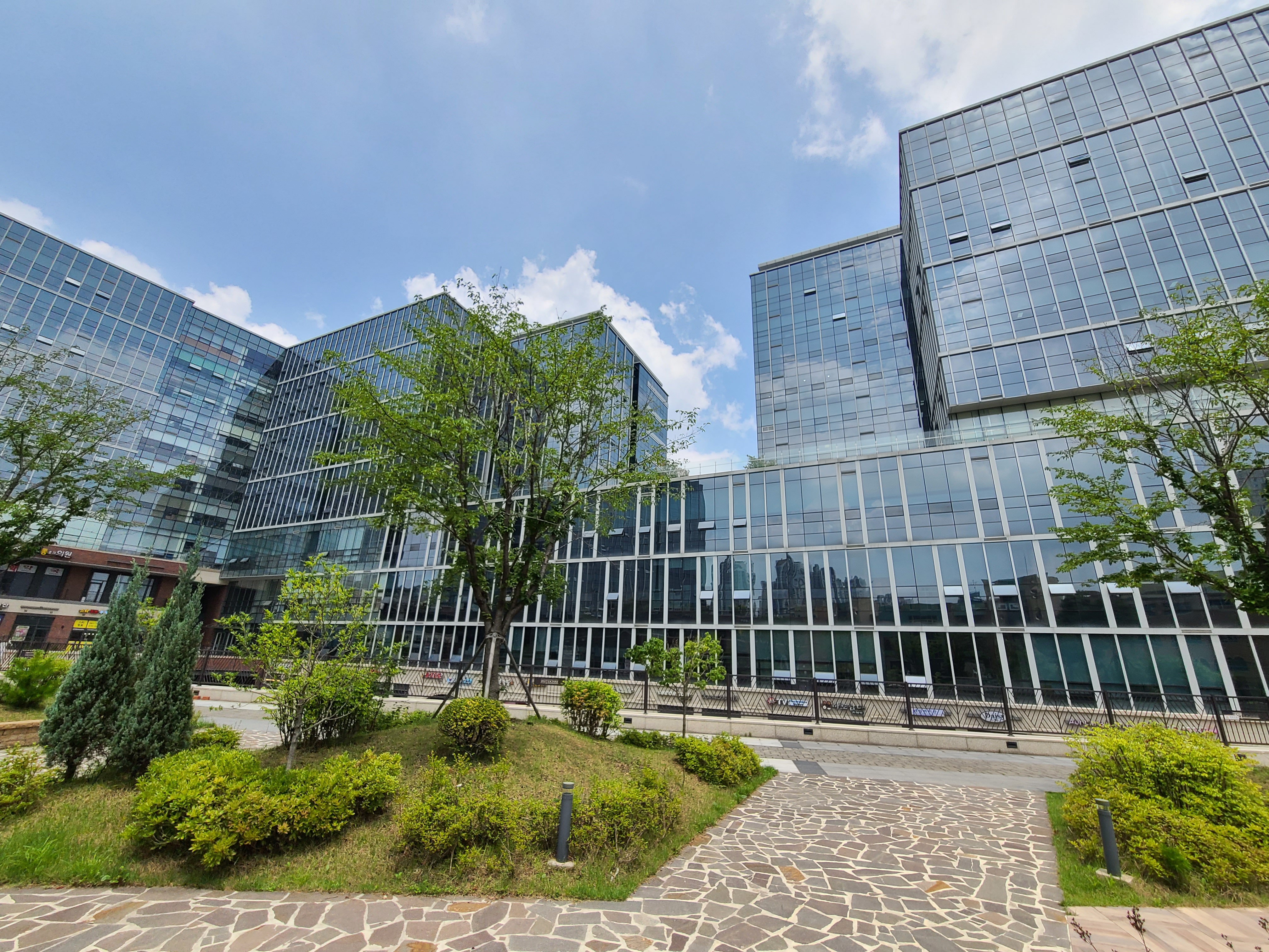 광교 우미뉴브 외관 및 주변환경2