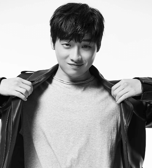 네이버 나무위키 이진욱 배우 사진 이미지입니다.