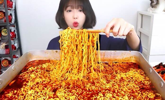 쯔양 라면광고