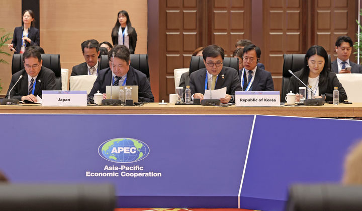 최휘영 문체부 장관 한국 축구 대수술 선언 및 APEC 디지털 관광 외교 성과 총정리