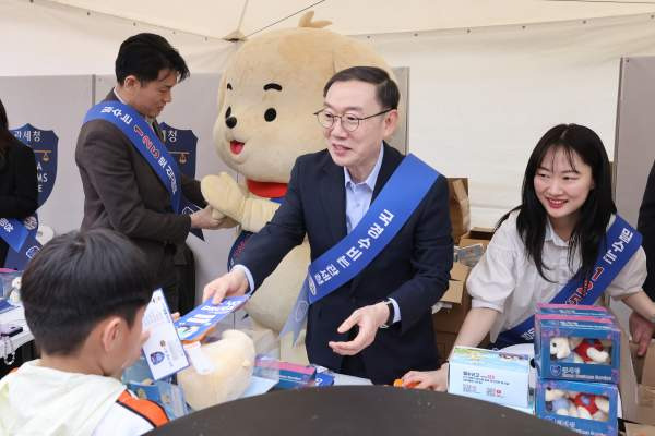 관세청장 이명구가 밝힌 에너지 다변화와 수출 지원 전략 총정리: 캐나다 앨버타 원유 관세 0% 적용!