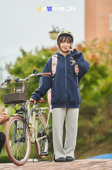낮과 밤이 다른 그녀 줄거리