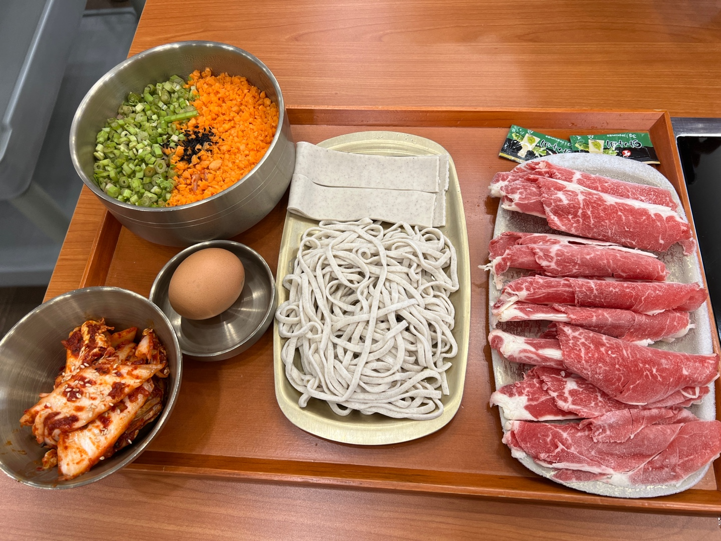 기장옥샤브칼국수 냉수육반상