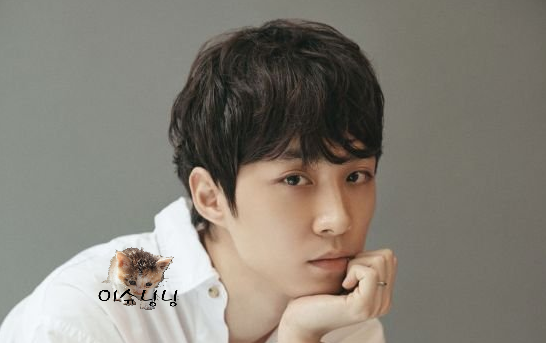 감독 이충현