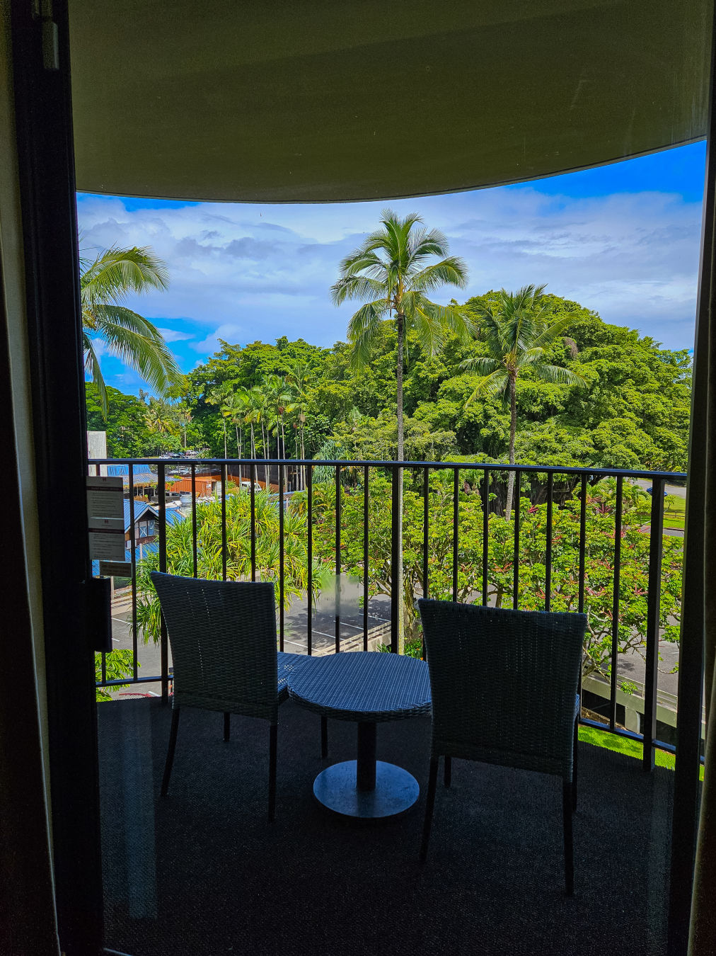 캐슬 힐로 하와이안 호텔 객실 테라스